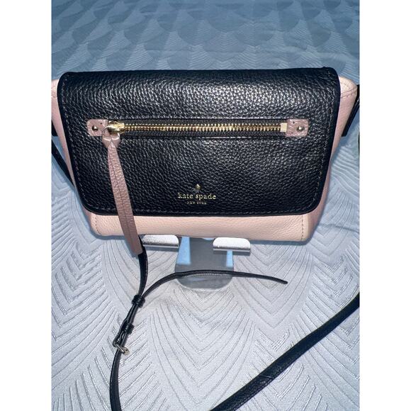 Kate Spade Cobble Hill Colorblock
Leather Crossbody Bag - Picture 1 of 9